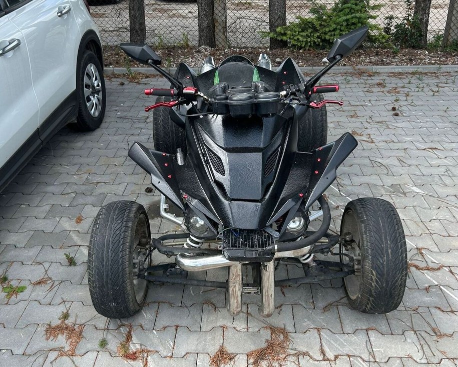 Quad, na którym 34-letni Gruzin uciekał przed policją /Policja