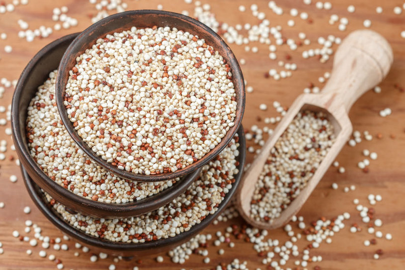 Quinoa jest ważnym źródłem niezbędnych nienasyconych kwasów tłuszczowych /123RF/PICSEL