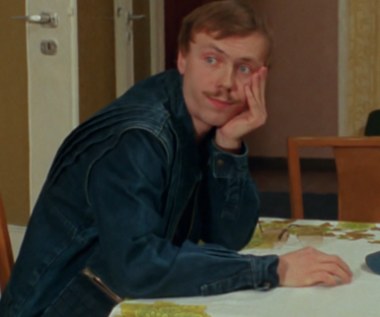QUIZ: Kultowe seriale z lat 80. Jak dobrze je pamiętasz? 6/10 to już niezły wynik!