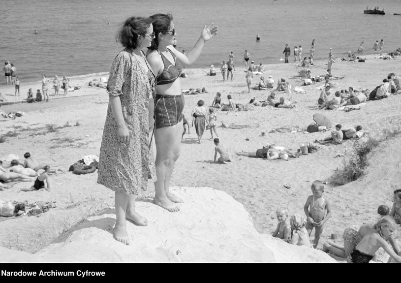 Quiz na plażę. Jak dobrze znasz wakacyjne przeboje z czasów PRL? 