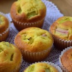 rabarbar Rabarbarowe muffinki na słodkie drugie śniadanie. Wychodzą puszyste i wilgotne