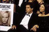 Rachel Roberts jako Simone oraz Al Pacino i Catherine Keener w filmie "Simone" /