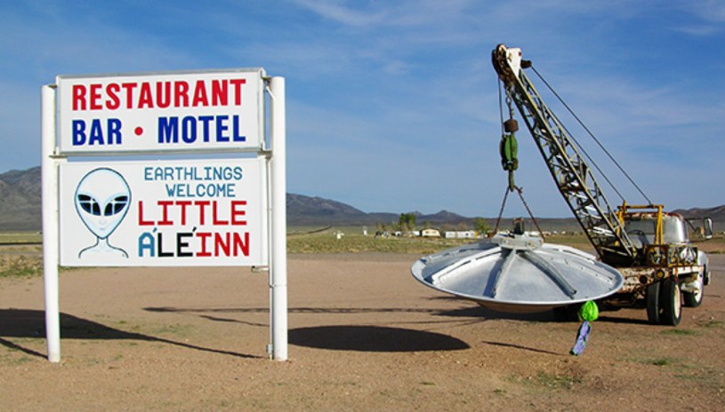 Rachel to mały bar, ale także motel, gdzie można spędzić noc wypatrując na niebie obiektów UFO /archiwum prywatne