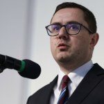 Rachunki za prąd wzrosły, mimo zapowiadanych obniżek. Motyka radzi co zrobić 