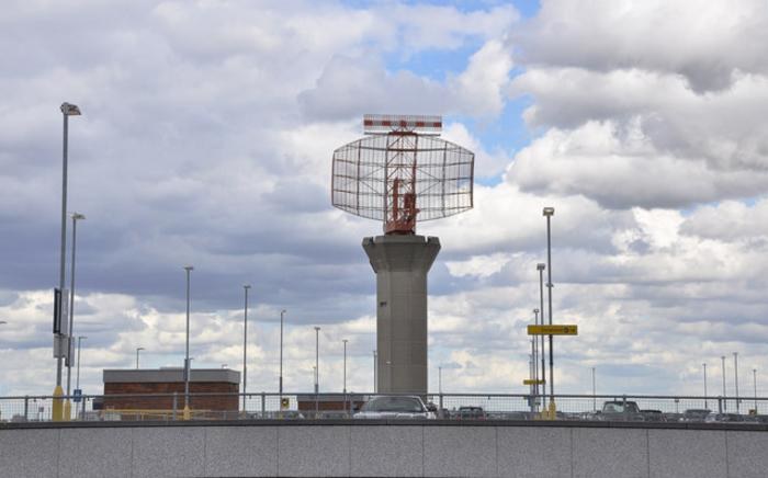 Radar na lotnisku Heathrow /Mick Lobb / Radar scanner - Heathrow / CC BY-SA 2.0 /Materiały prasowe