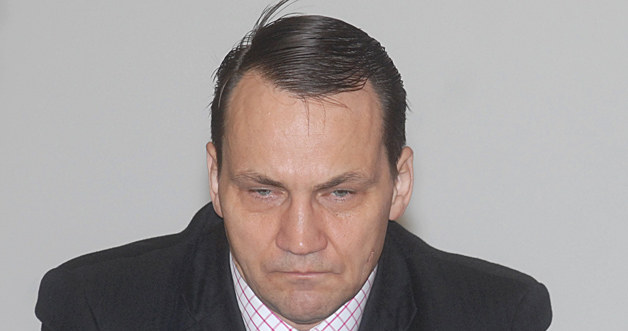 Radek Sikorski chyba nie jest do końca zadowolony ze swoich wszystkich politycznych decyzji /Marek Ulatowski /MWMedia