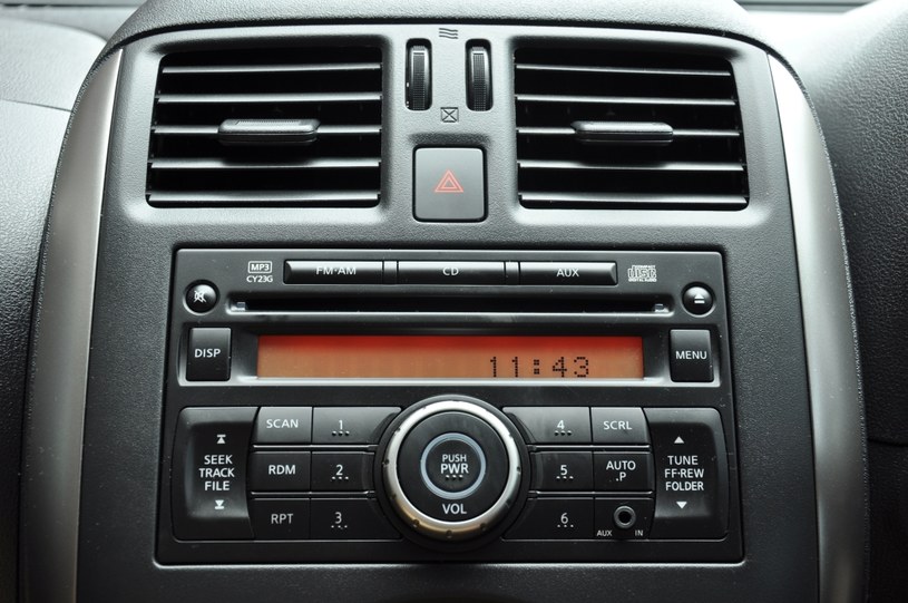 Radioodtwarzacz płyt CD /123RF/PICSEL