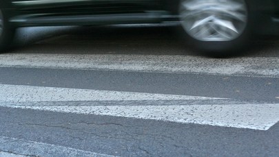 Radiowóz potrącił kobietę na pasach. 78-latka trafiła do szpitala