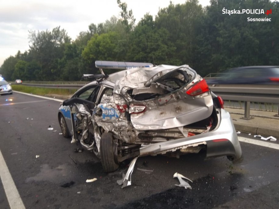 Radiowóz został całkowicie zniszczony /KWP Katowice /Policja