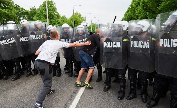 Radna PiS z Gdańska z zarzutami. Za przepychanki z policją odpowie razem z córką