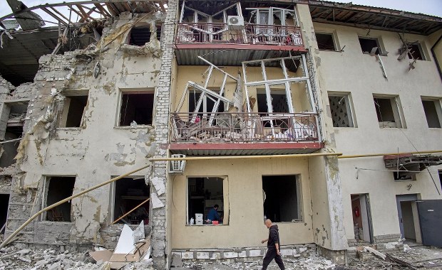 Radny Iziumu twierdzi, że Rosjanie zabili 1000 cywilnych mieszkańców miasta [ZAPIS RELACJI]