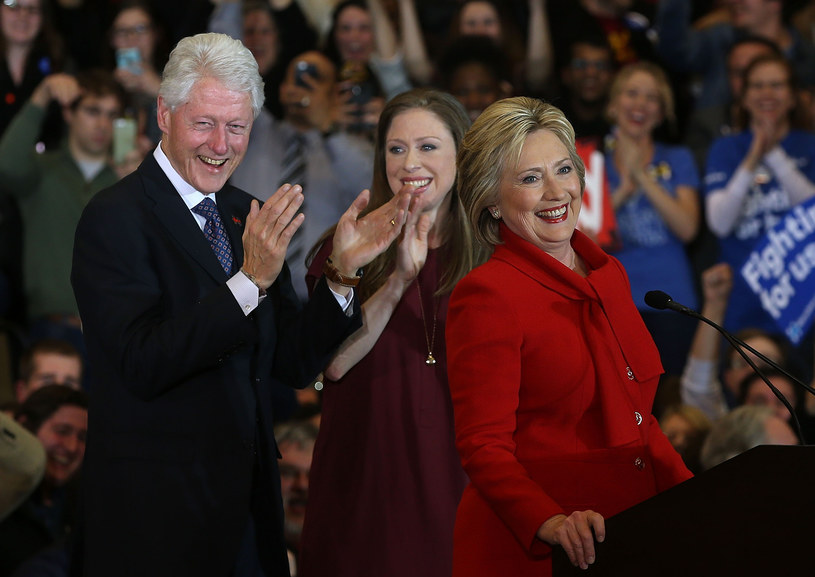 Radość Clintonów /AFP