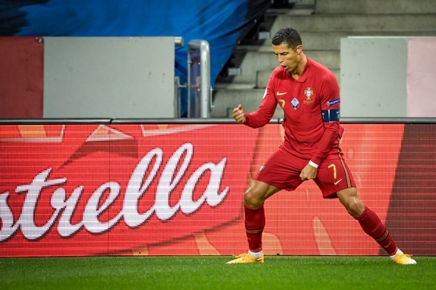 Radość Cristiano Ronaldo po golu zdobytym w meczu ze Szwecją /Janerik Henriksson/TT /PAP/EPA