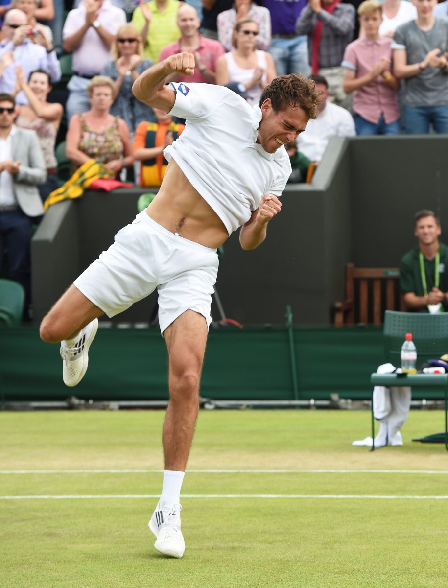 Radość Janowicza po wygranym pojedynku /ANDY RAIN /PAP/EPA