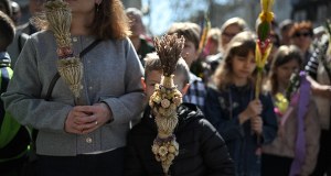 "Radość miesza się ze smutkiem". Niedziela Palmowa rozpoczyna Wielki Tydzień