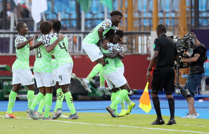 Radość nigeryjskich piłkarzy /MUZI NTOMBELA /PAP/EPA