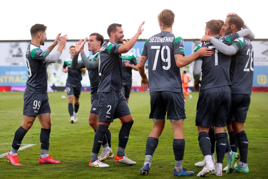 Radość piłkarzy Lechii Gdańsk po strzeleniu gola przez Flavio Paixao /	Łukasz Gągulski /PAP