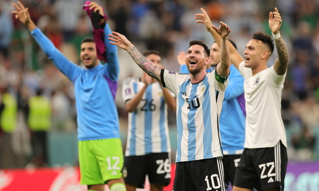 Radość piłkarzy reprezentacji Argentyny po zwycięstwie nad Arabią Saudyjską /Friedemann Vogel /PAP/EPA