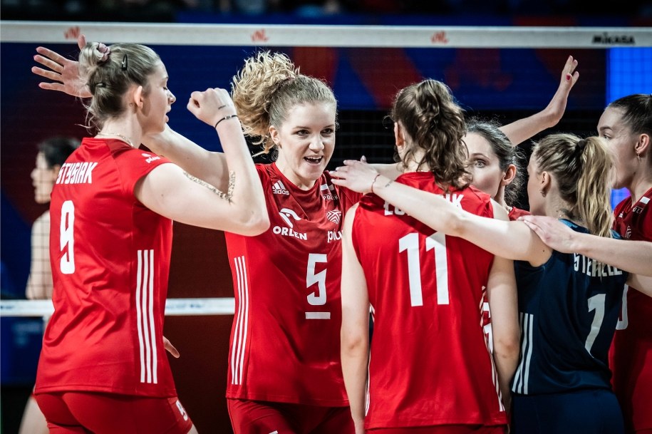 Radość Polek w meczu z Chinkami /volleyballworld.com /