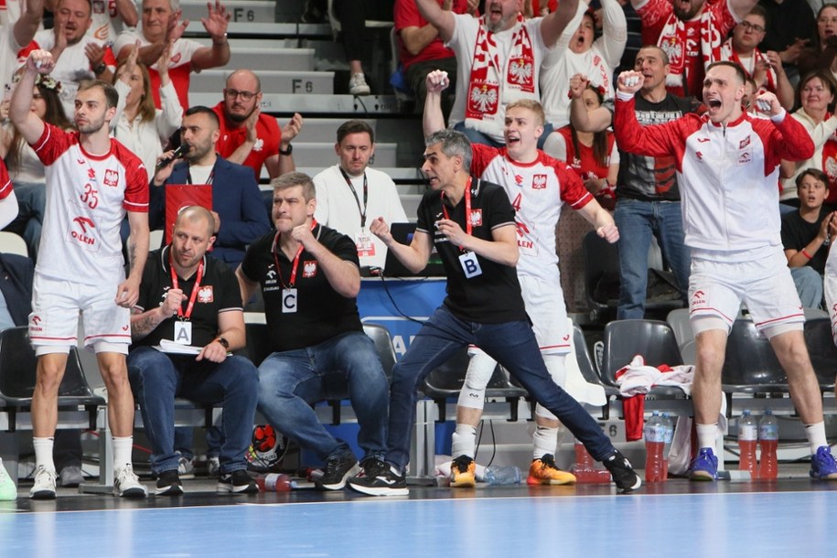 Radość polskich piłkarzy ręcznych podczas meczu z Rumunią /Lech Muszyński /PAP