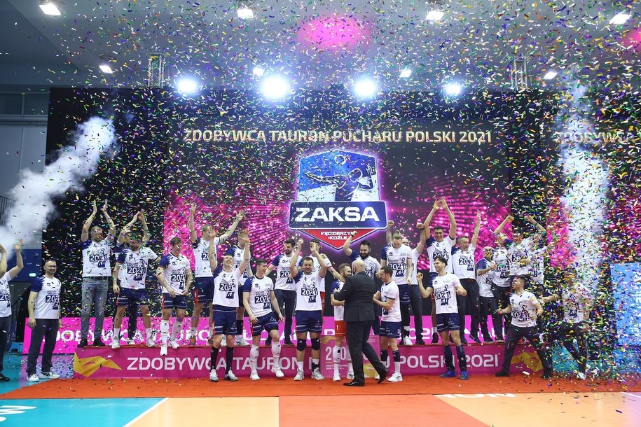 Radość siatkarzy Grupy Azoty Zaksa Kędzierzyn-Koźle po zdobyciu Pucharu Polski /	Łukasz Gągulski /PAP