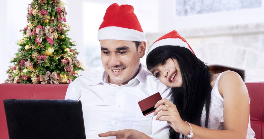 Radość świątecznych zakupów może zostać łatwo zepsuta przez internetowych oszustów. /123RF/PICSEL