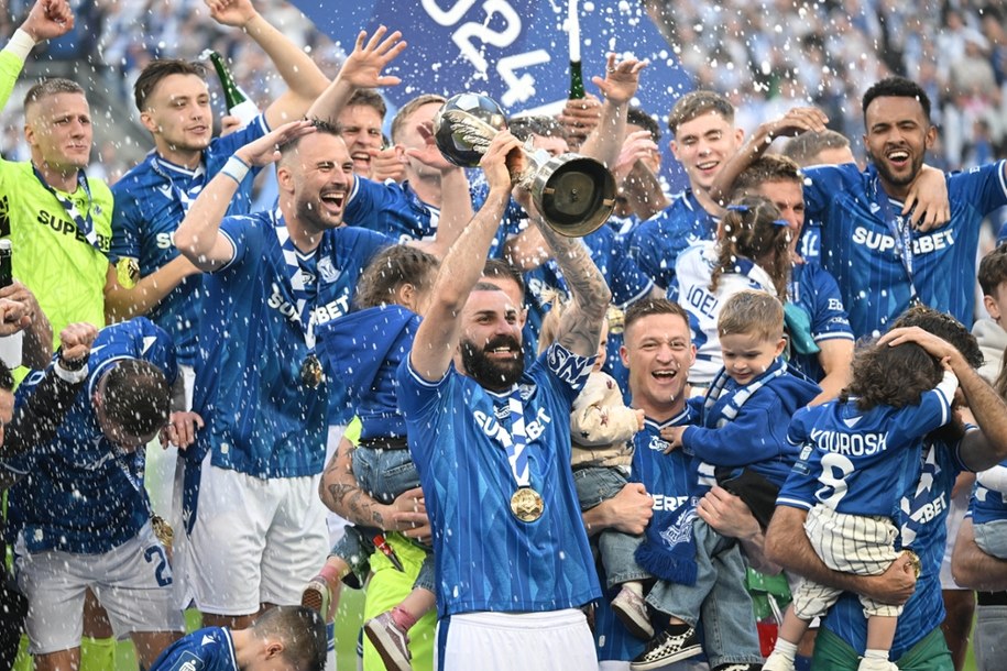 Radość zawodników Lecha Poznań /Jakub Kaczmarczyk /PAP
