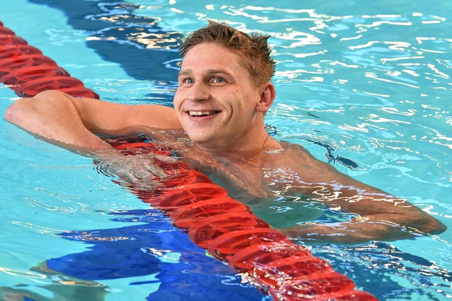 Radosław Kawęcki po wyścigu na 200 m stylem grzbietowym podczas mistrzostw Polski /Wojtek Jargiło /PAP