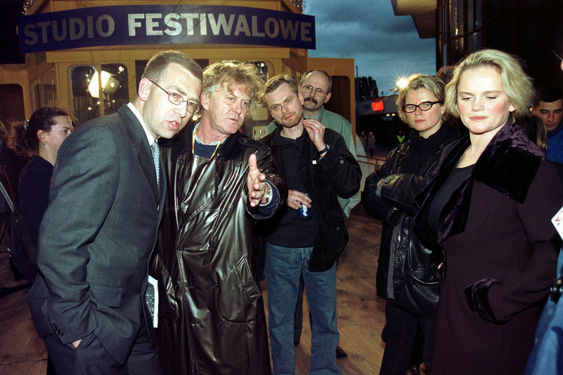 Radosław Piwowarski (drugi z lewej) na festiwalu w Gdyni w 2000 roku /Maciej Kosycarz / KFP /East News