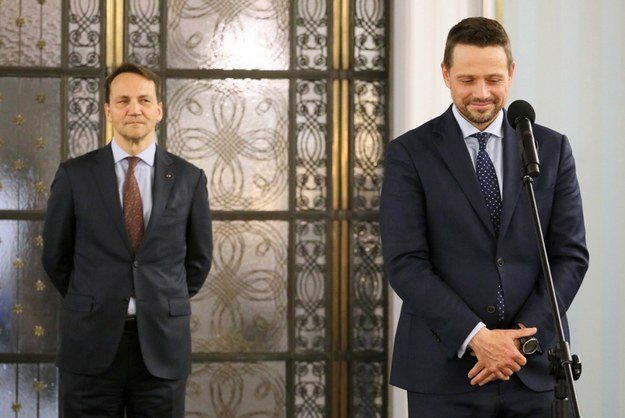 Radosław Sikorski i Rafał Trzaskowski /Jakub Kaminski/ /East News