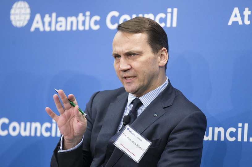 Radosław Sikorski na konferencji w Radzie Atlantyckiej w Waszyngtonie /PAP/EPA