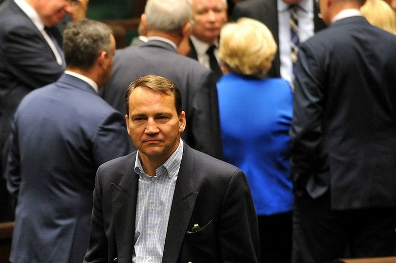 Radosław Sikorski ogłosił wczoraj, że nie wystartuje w jesiennych wyborach /Witold Rozbicki /Reporter