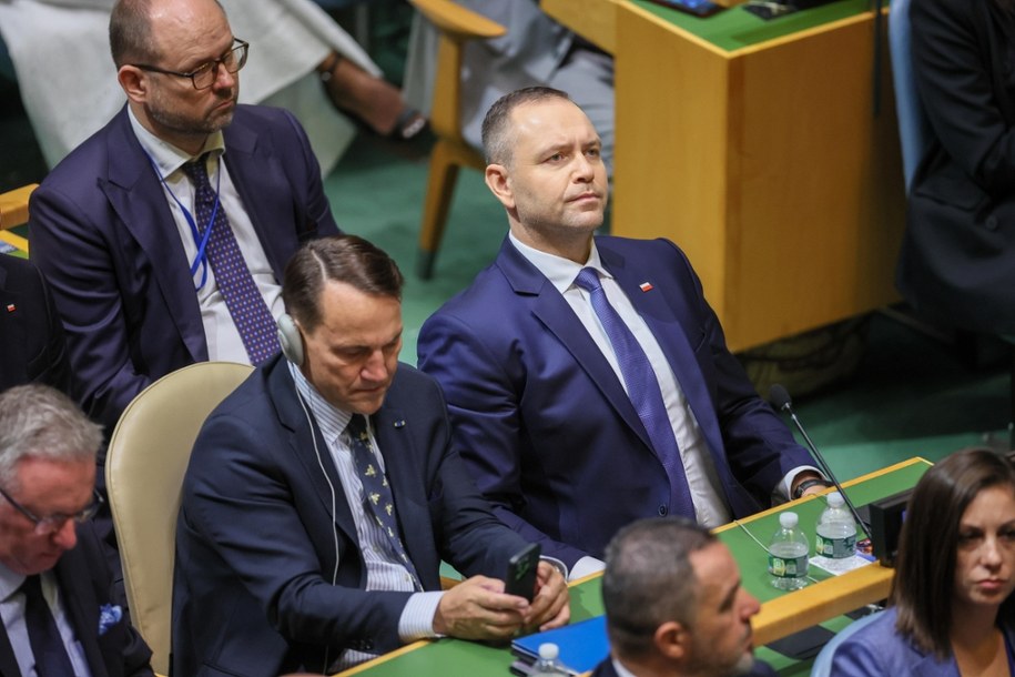 Radosław Sikorski, prezydent Karol Nawrocki i Marcin Przydacz /	Leszek Szymański   /PAP