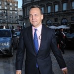 Radosław Sikorski relaksuje się z żoną w restauracji