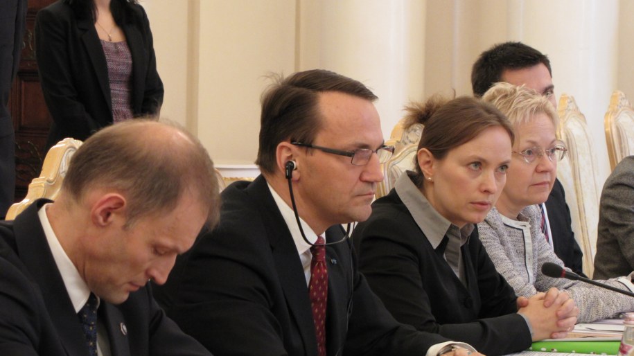 Radosław Sikorski w czasie obrad Komitetu /fot. Przemysław Marzec /RMF FM