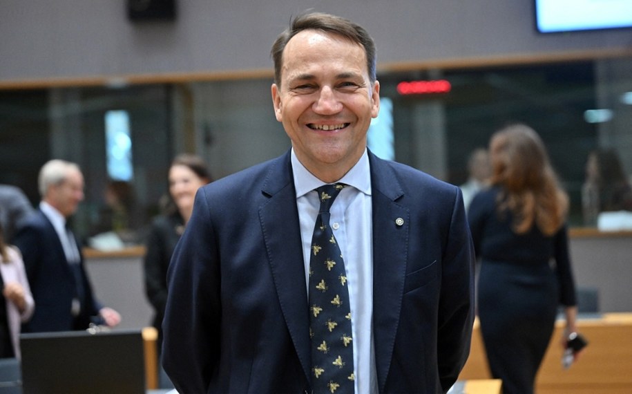 Radosław Sikorski z pytaniem do Karola Nawrockiego /AA/ABACA/Abaca /East News