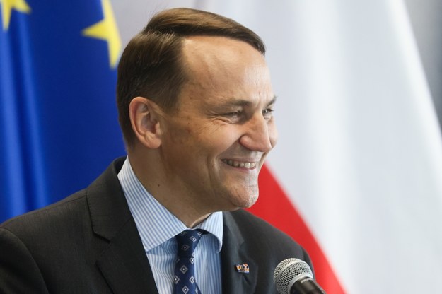 Radosław Sikorski / 	Leszek Szymański    /PAP