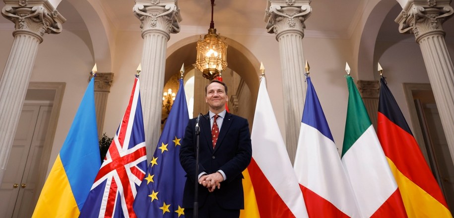 Radosław Sikorski /JAVIER LIZON /PAP/EPA