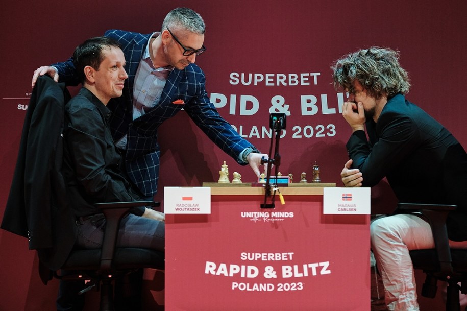 Radosław Wojtaszek i Magnus Carlsen /Biuro Prasowe  Superbet Rapid & Blitz Poland  /Materiały prasowe