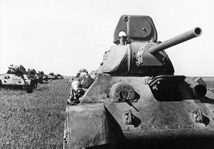 Radzieckie czołgi T-34-76 były podstawowym wyposażeniem I Brygady pancernej im. Bohaterów Westerplatte /East News