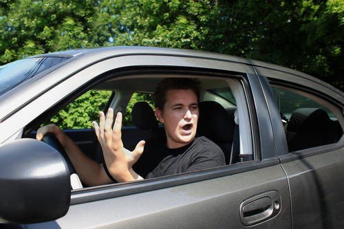 Radzisz sobie z emocjami za kierownicą? /Value Stock Images /East News