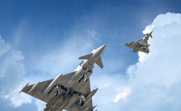 RAF podrywa myśliwce. Rosyjski bombowiec w pobliżu Szkocji