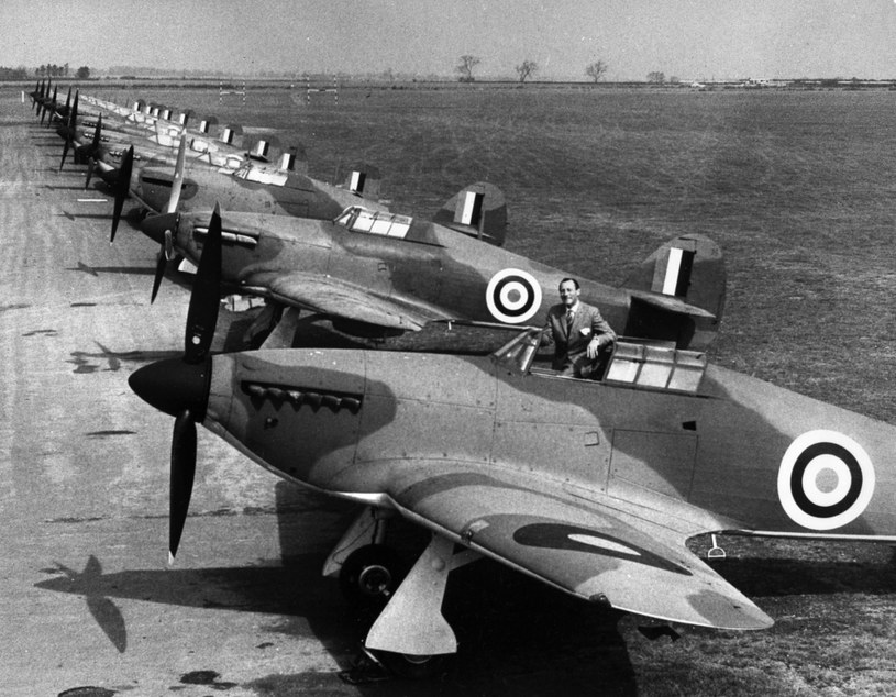 RAF stracił 1087 samolotów (450 zostało poważnie uszkodzonych) oraz 544 pilotów /AFP