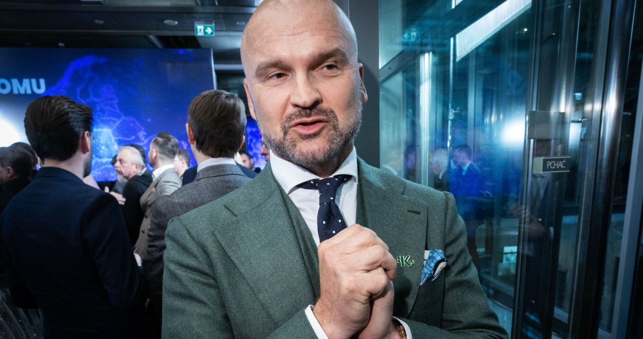 Rafał Brzoska namawia do racjonalnych wydatków na zbrojenia. Wg. przedsiębiorcy, jeden narodowy koncern zbrojeniowy nie wystarczy - potrzebny jest udział sektora prywatnego w produkcji dla wojska /Jacek Domiński /Reporter
