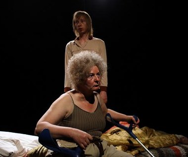 Rafał Mohr i Bogusława Schubert w scenie z filmu "Trzy siostry T"