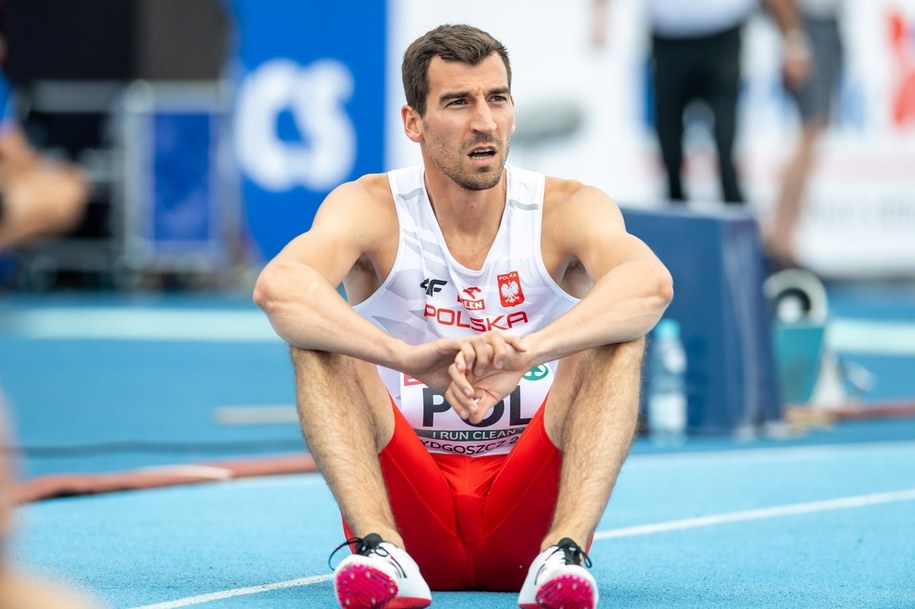 Rafał Omelko po finałowym biegu na 400 m podczas drużynowych mistrzostw Europy w lekkiej atletyce w Bydgoszczy /\Tytus Żmijewski /PAP