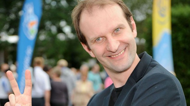 Rafał Rutkowski założył klub komediowy - Świat Seriali w INTERIA.PL