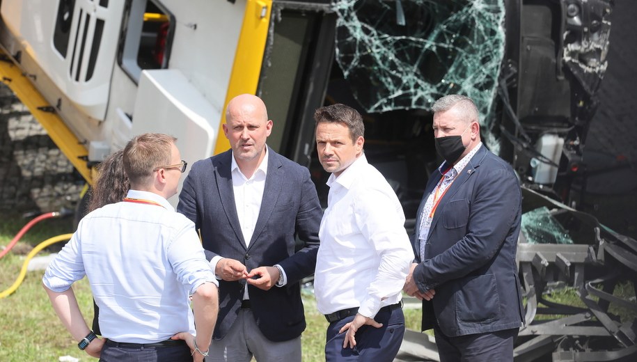 Rafał Trzaskowski na miejscu wypadku /Paweł Supernak /PAP