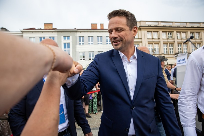 Rafał Trzaskowski podczas spotkania z wyborcami /Rafal Gaglewski /Reporter