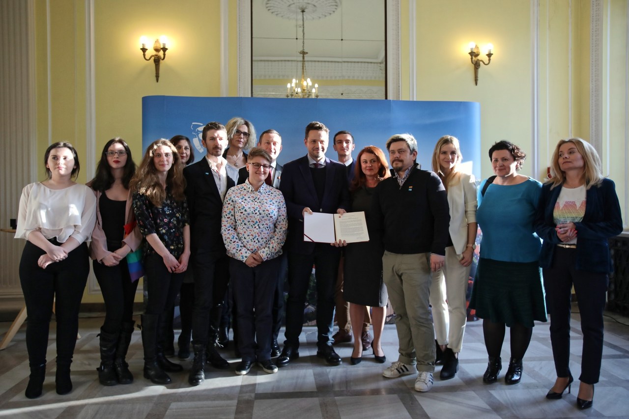 Rafał Trzaskowski podpisał deklarację LGBT+